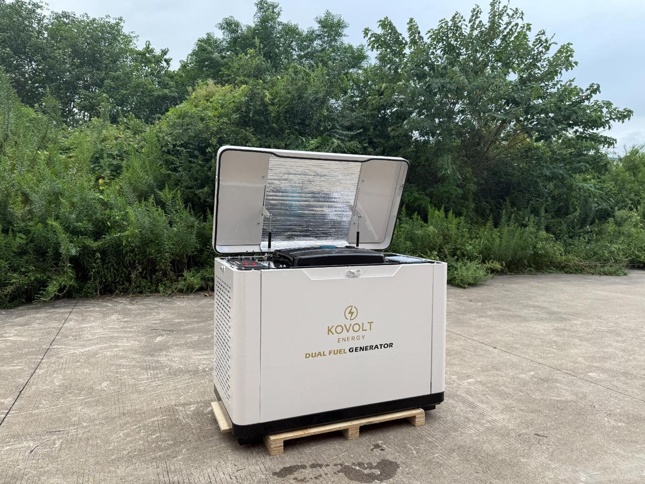 Generador KOVOLT abierto mostrando componentes internos